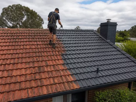 Application of primer and sealant to roof